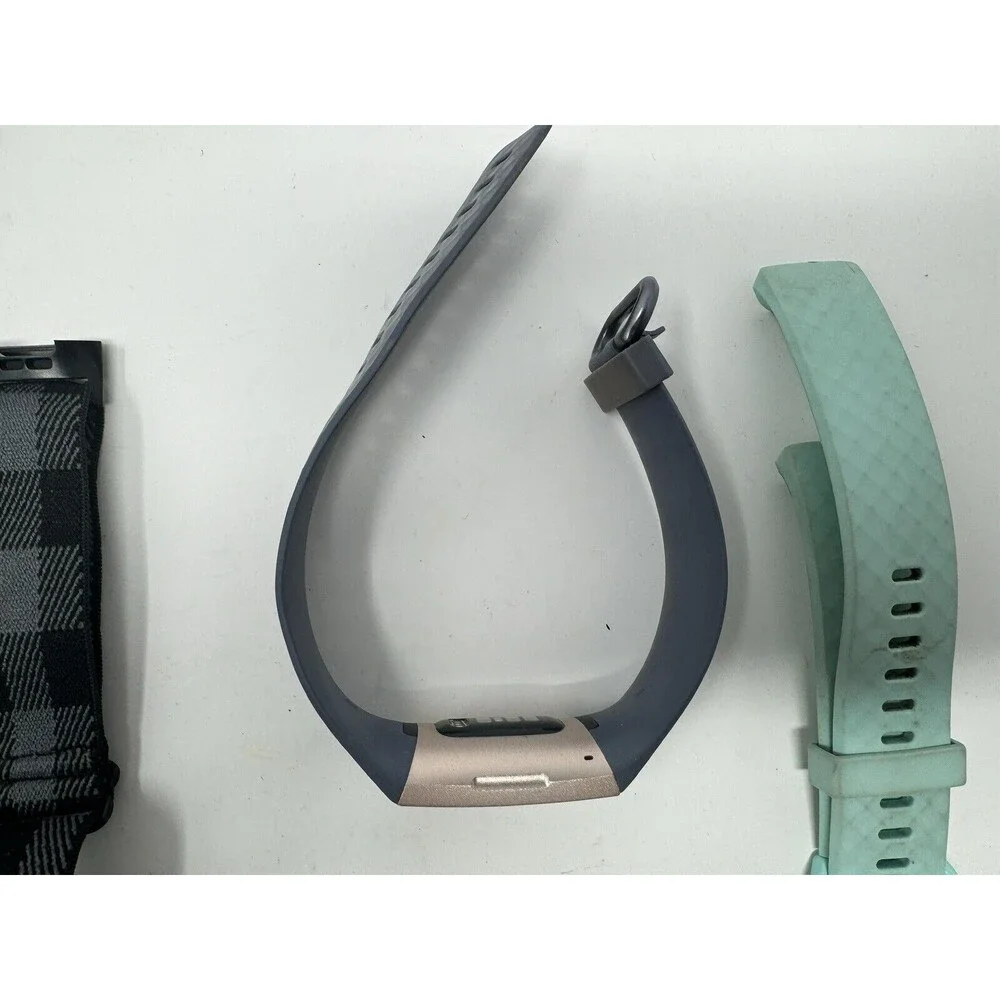 Fitbit Charge 3 Fitness w/ 6 wrist bands & *charger*